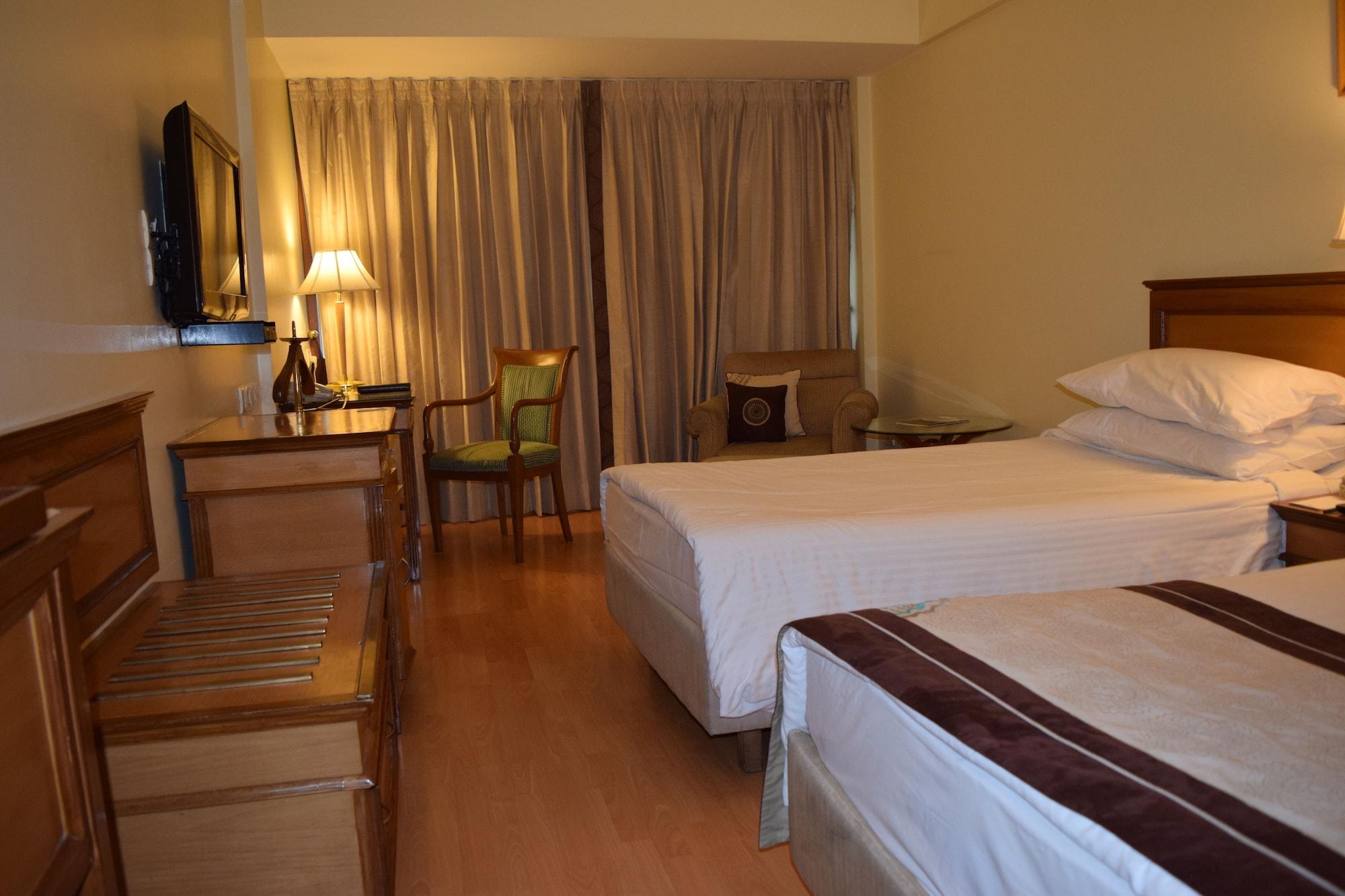 Jaypee Siddharth Hotel