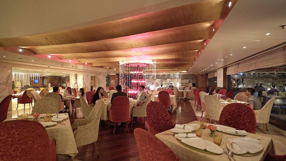 Jaypee Siddharth 5*