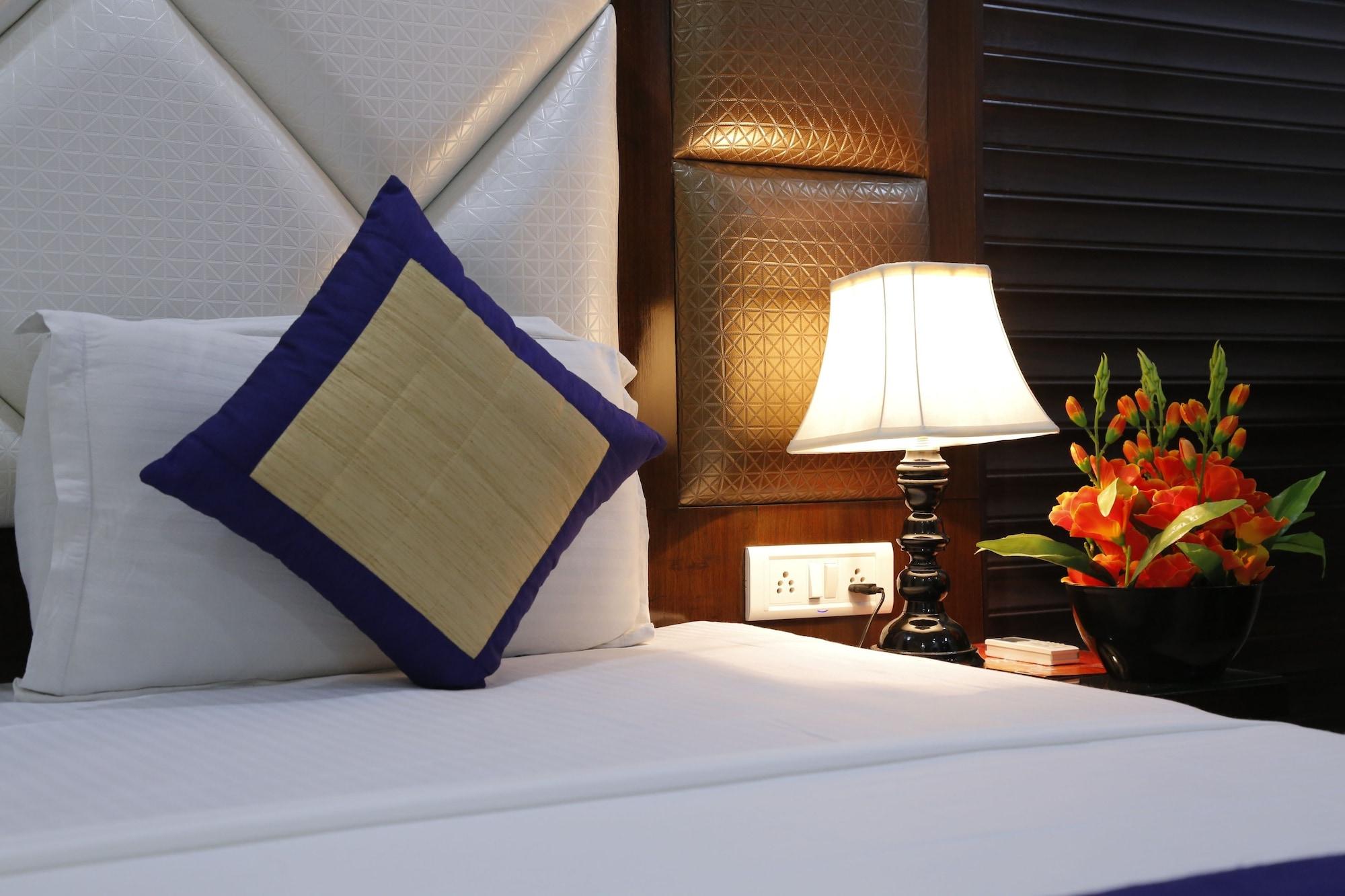 Pride, Karol Bagh Hotel 3*