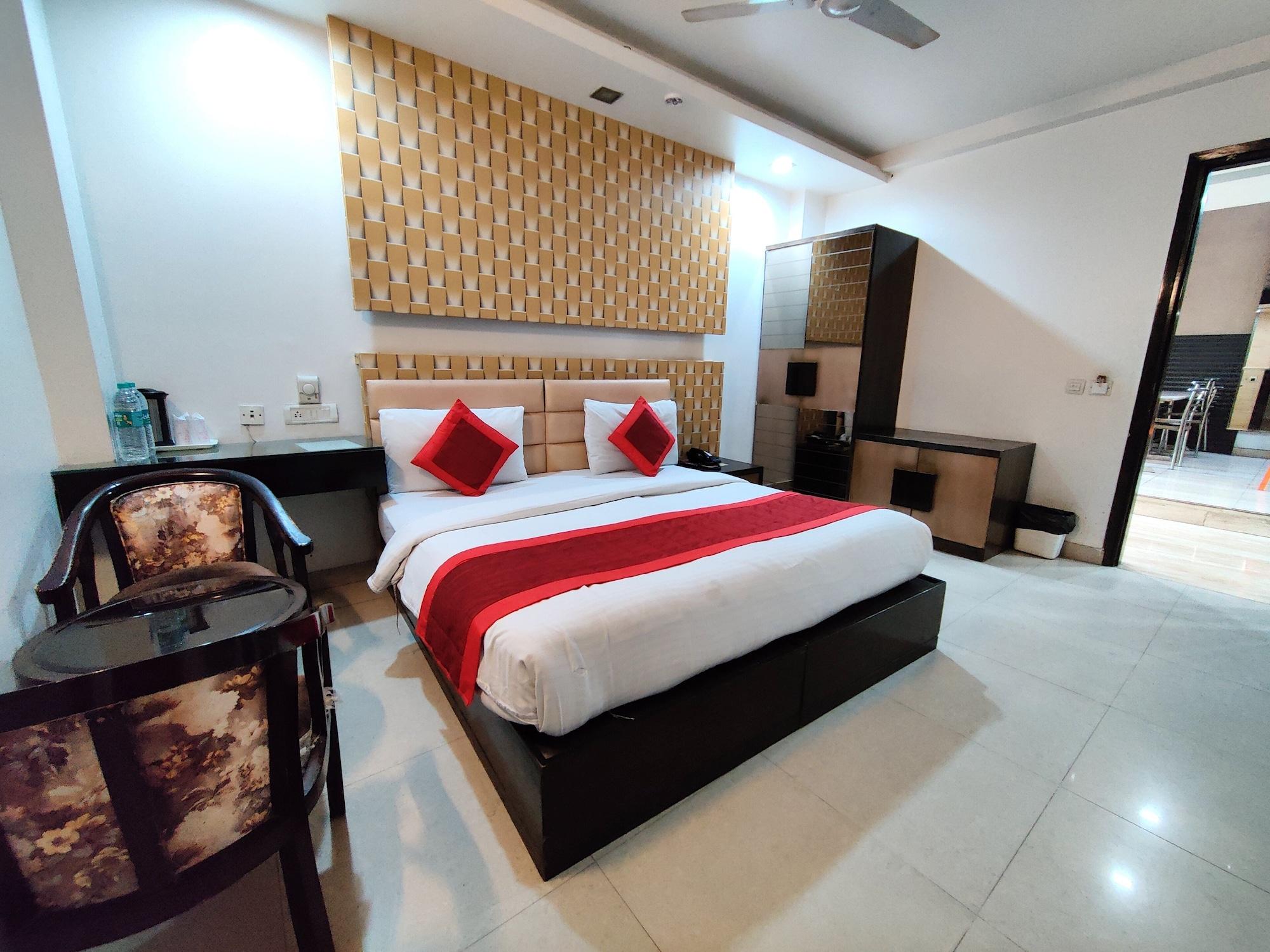 Hotel Pride, Karol Bagh 3*