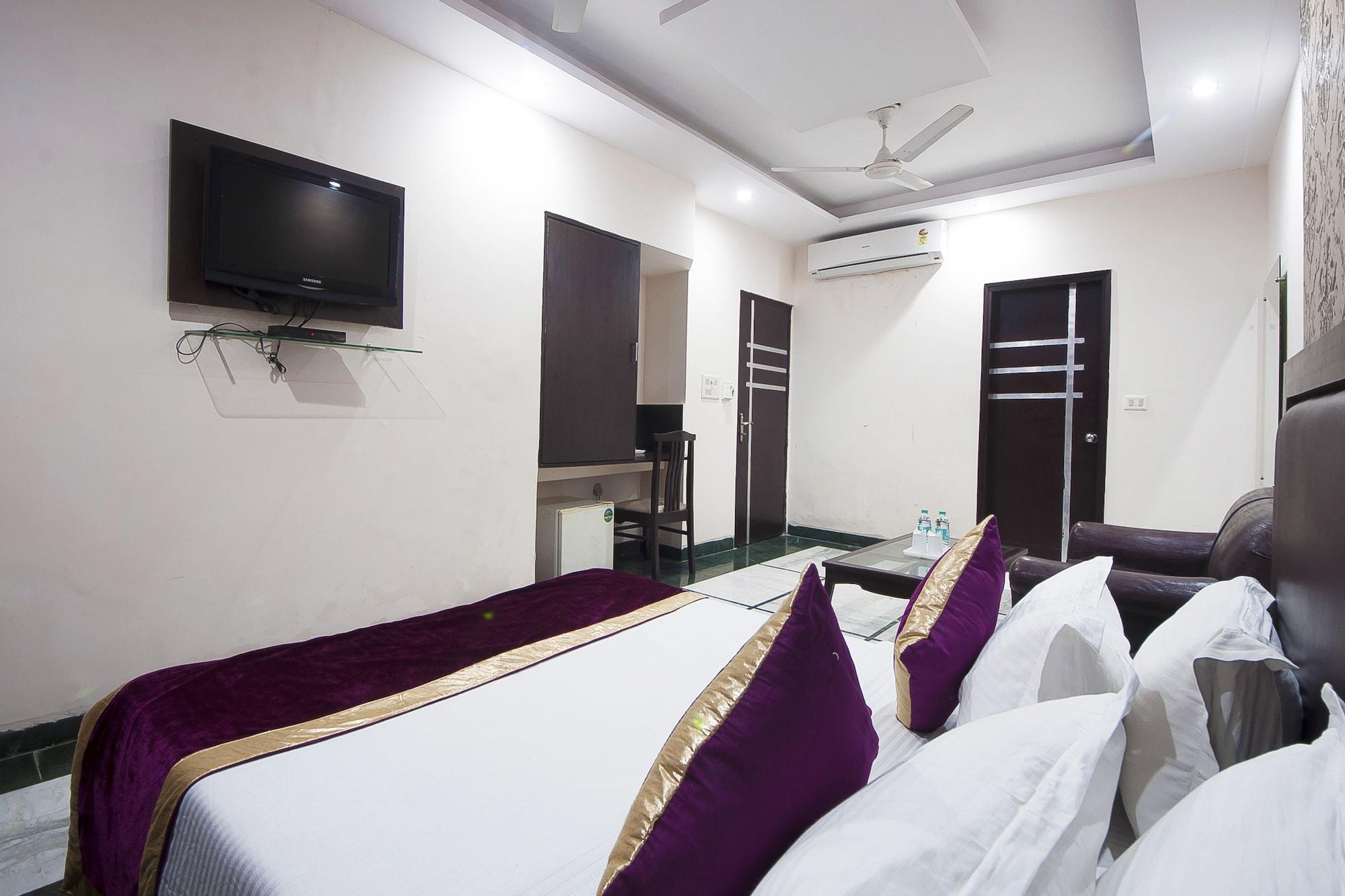 Apra International Hotel 3*