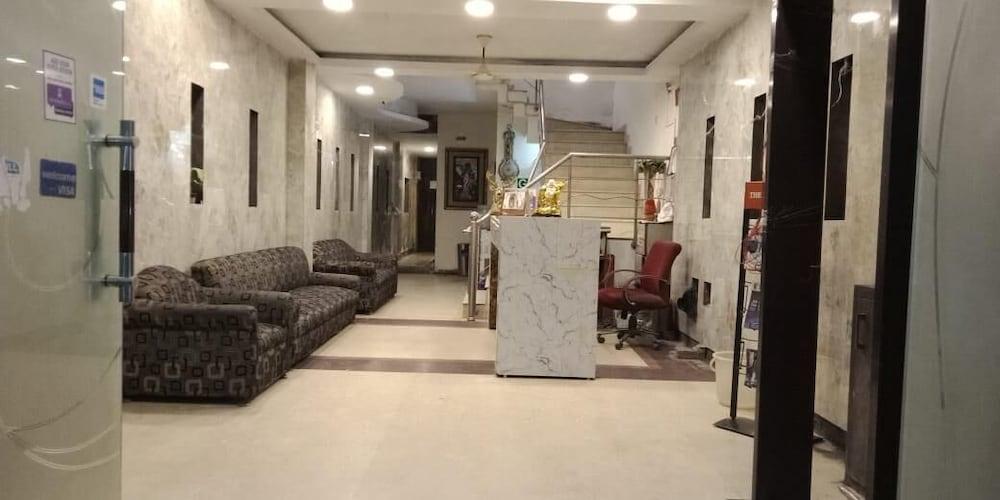 Karat 87 Hotel 2*
