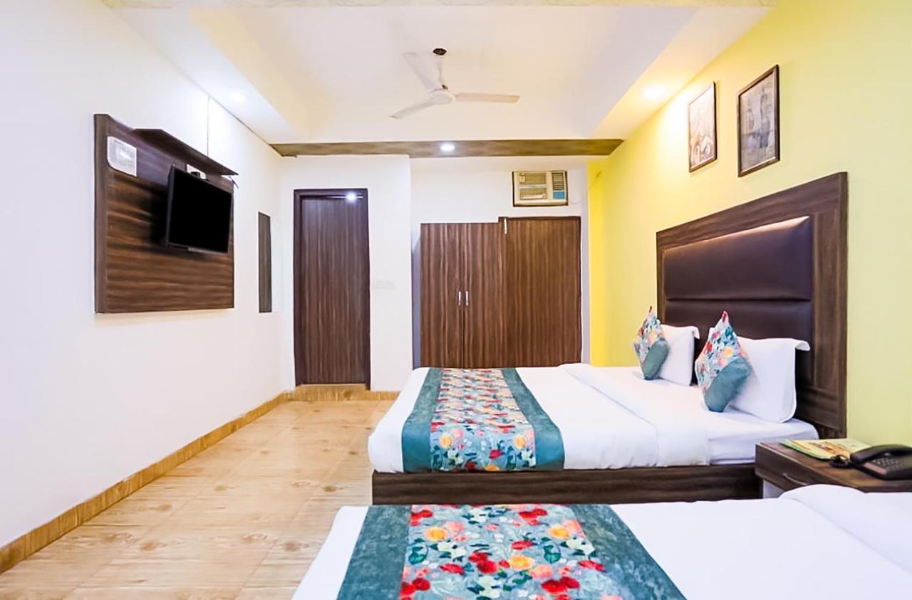 Roomshala 067 Rs Residency