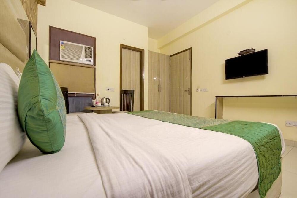 Airport Vishal Residency Hotel