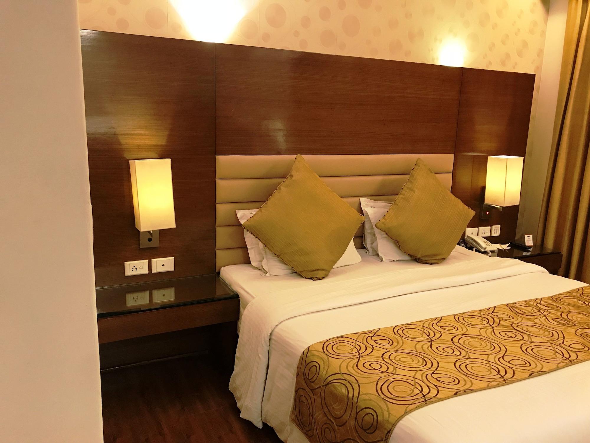 Indus Biznotel Hotel Nova Deli