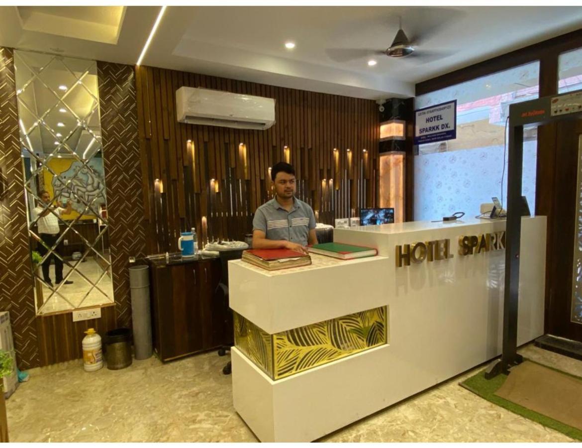 Sparkk Deluxe, * New Delhi