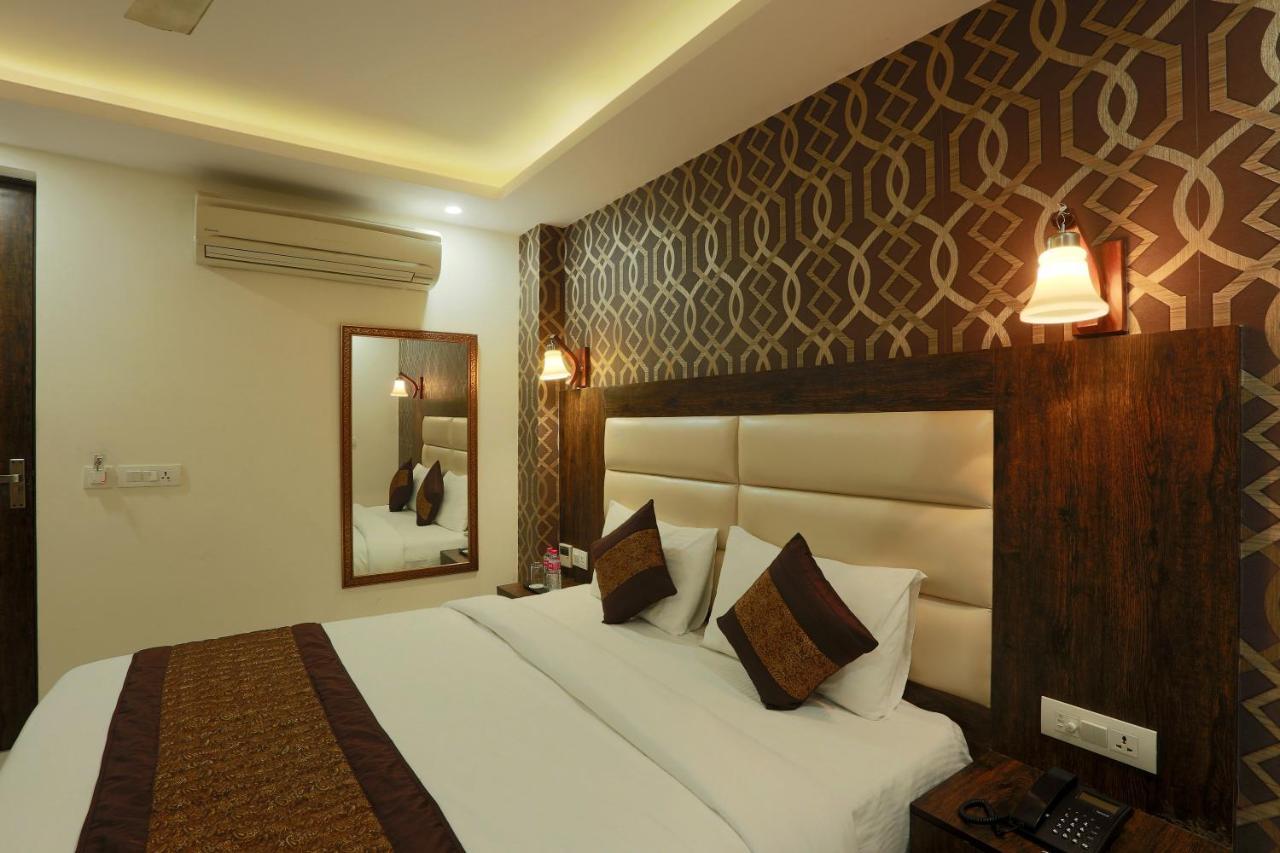 Red Velvet Suites At Delhi Airport Hotel *