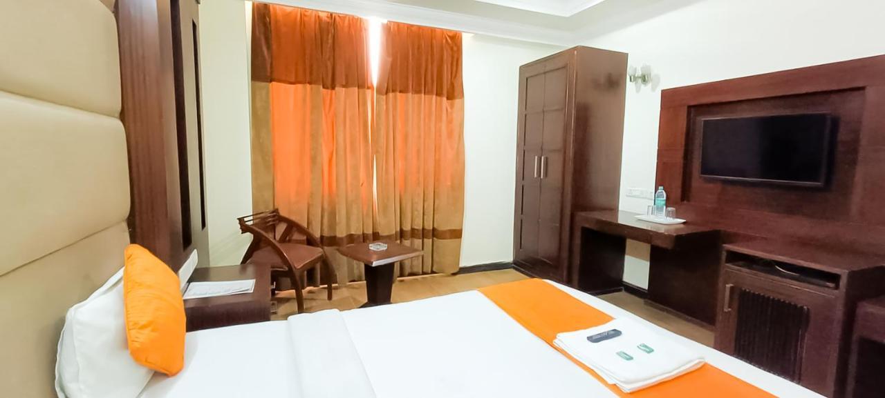 Roomshala 038 Imperial - Nehru Enclave Hotel 3*