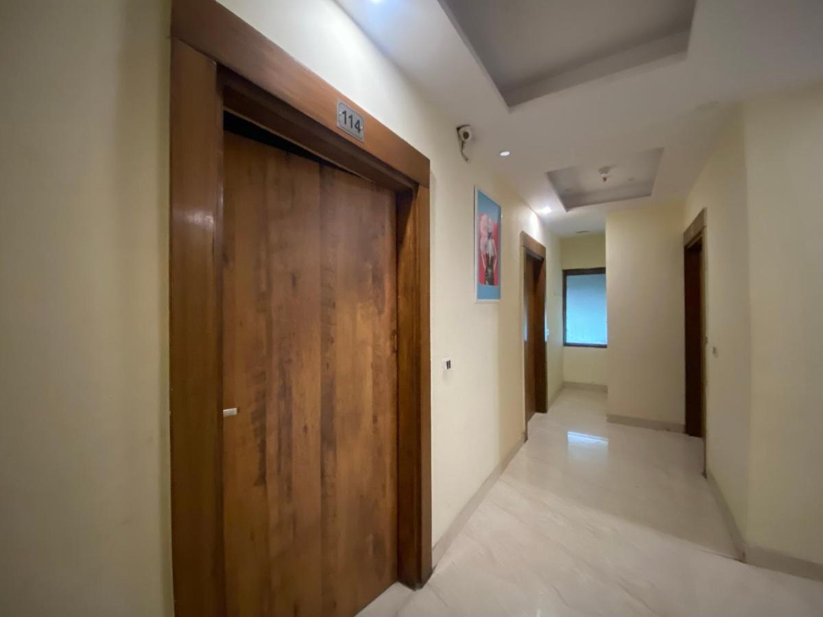 Hotel Red Coral - Netaji Subhash Place, Pitampura 3*
