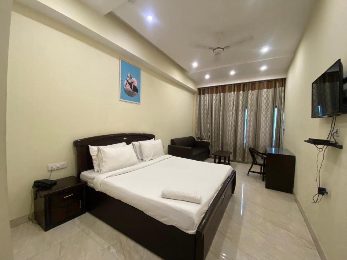 Red Coral - Netaji Subhash Place, Pitampura Hotel New Delhi