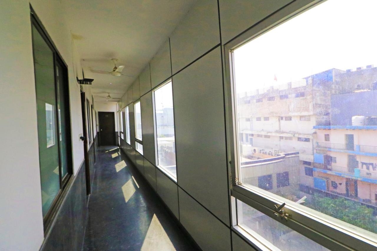 Hotel Pathway Near Delhi Airport 3*