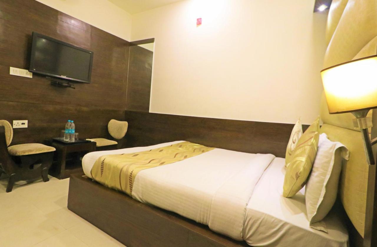 Pathway Near Delhi Airport Hotel 3*