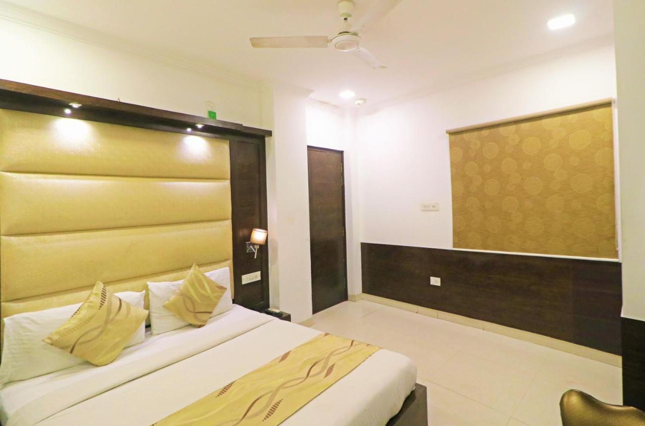 Hotel Pathway Near Delhi Airport 3*