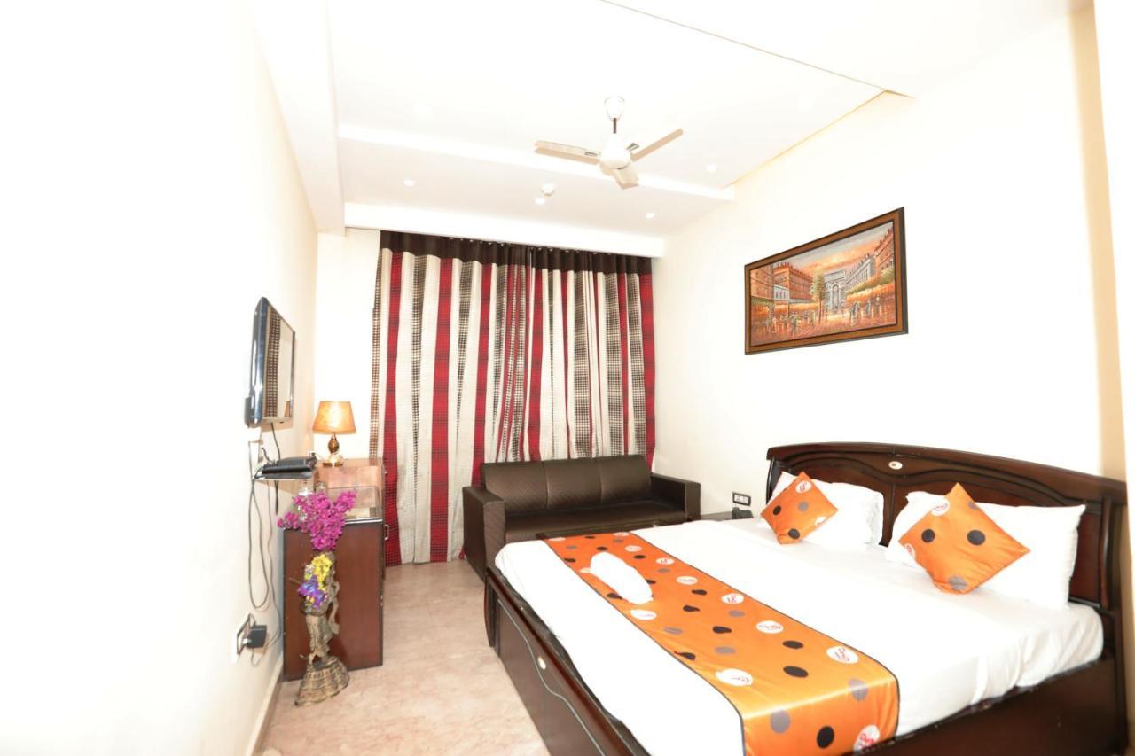 Red Coral - Netaji Subhash Place, Pitampura Hotel 3*