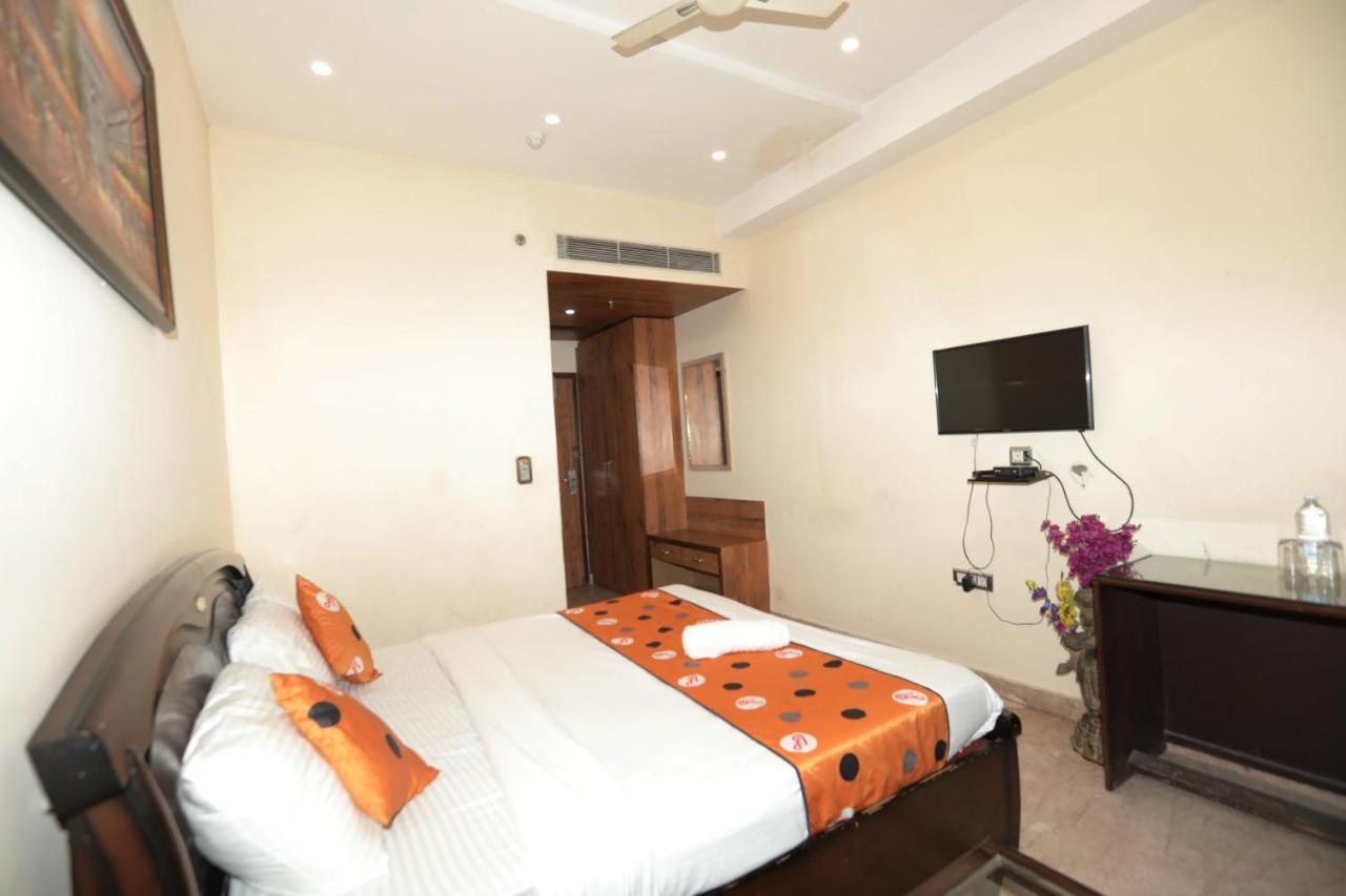 Hotel Red Coral - Netaji Subhash Place, Pitampura New Delhi