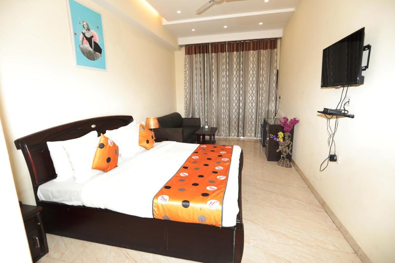 Red Coral - Netaji Subhash Place, Pitampura Hotel 3*