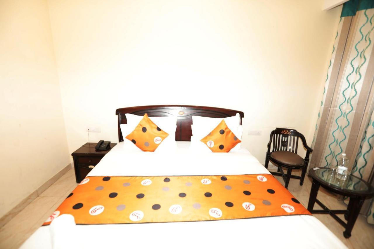 Red Coral - Netaji Subhash Place, Pitampura Hotel