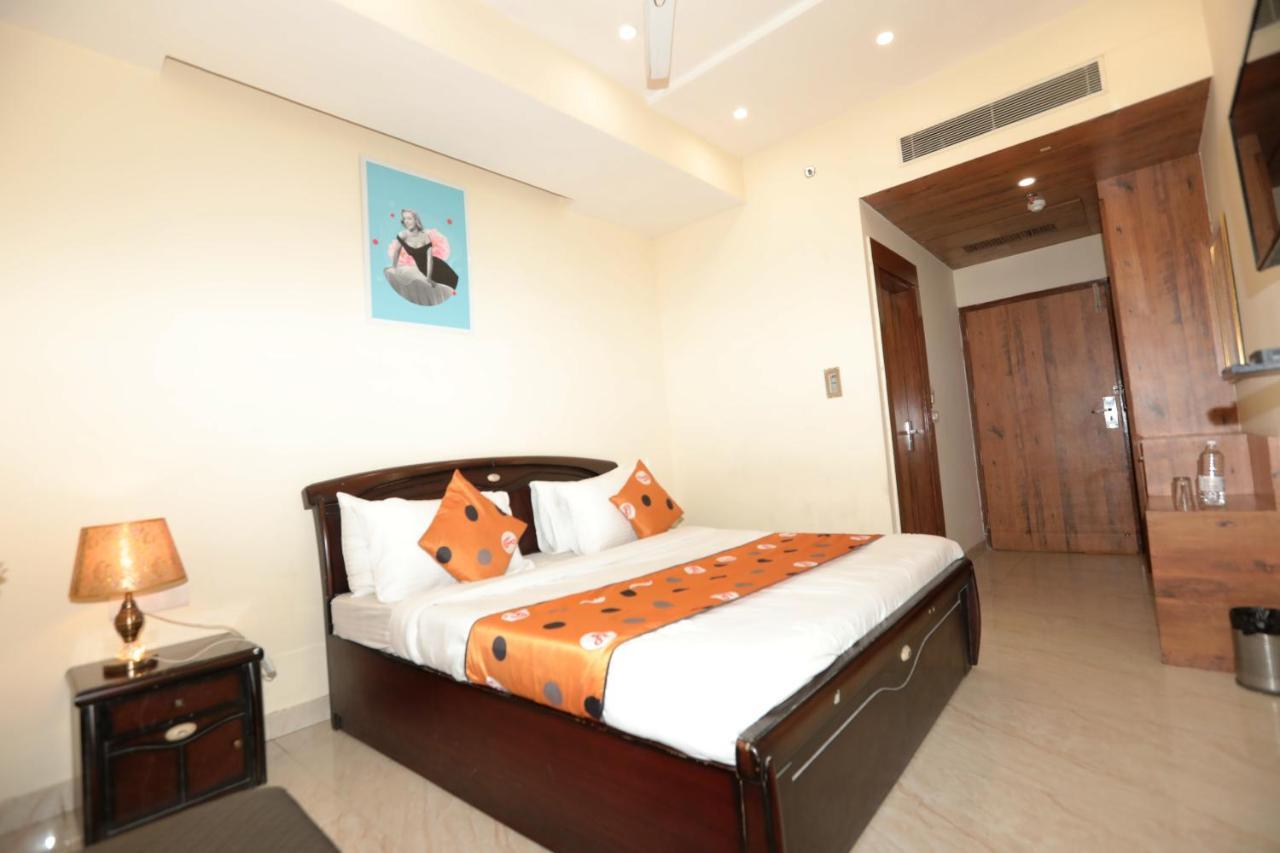 Hotel Red Coral - Netaji Subhash Place, Pitampura New Delhi