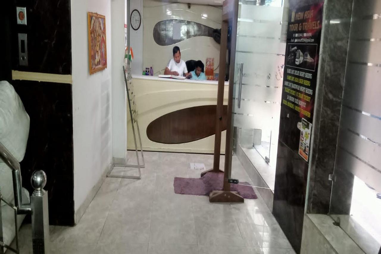 Av International Near Railway Station, Paharganj *