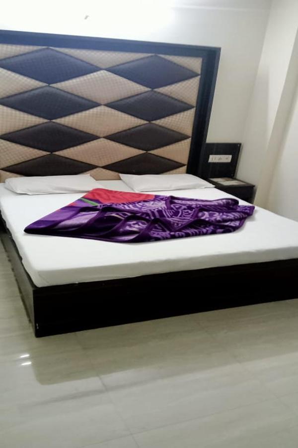 Av International Near Railway Station, Paharganj New Delhi