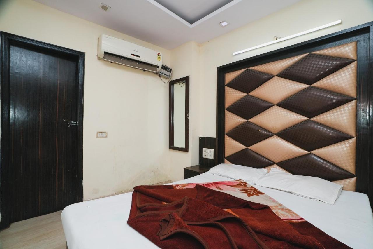 Av International Near Railway Station, Paharganj Hotel New Delhi