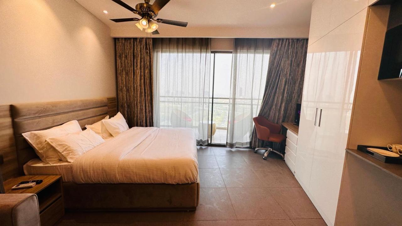 Aparthotel 21st Floor Skystudio With Balcony New Delhi