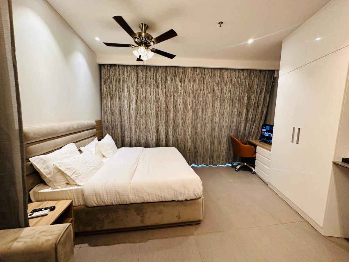21st Floor Skystudio With Balcony Aparthotel *