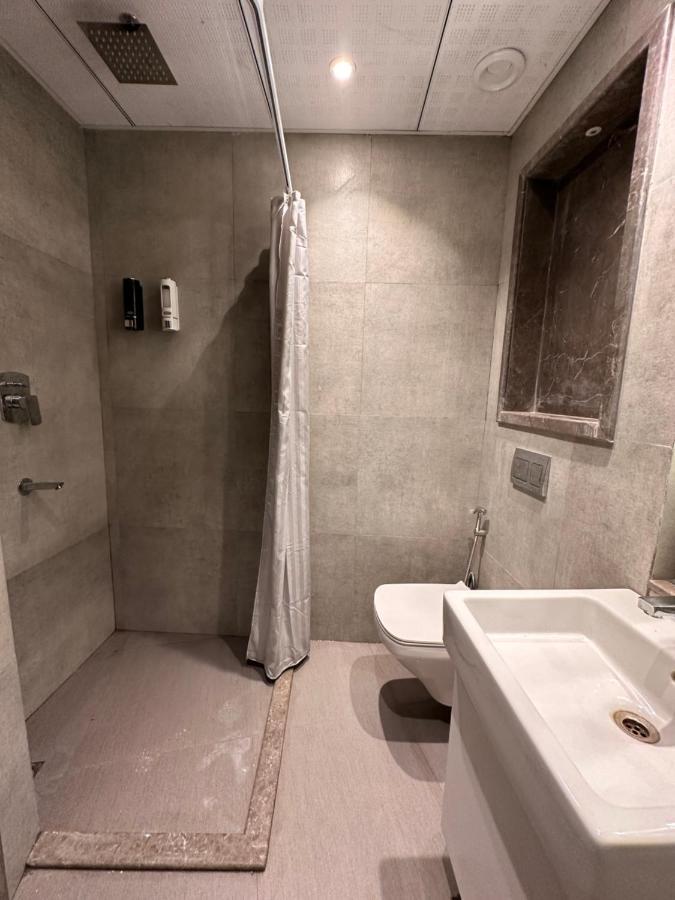 21st Floor Skystudio With Balcony * New Delhi