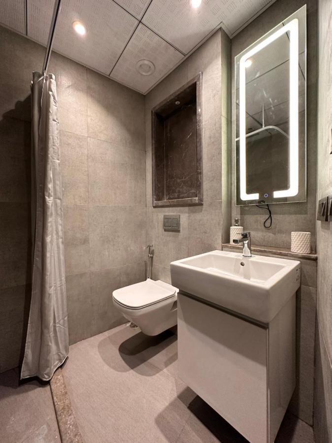 21st Floor Skystudio With Balcony New Delhi