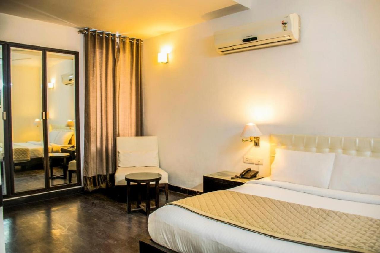 Hotel Diamond Tree At Saket Near Pvr Cinema