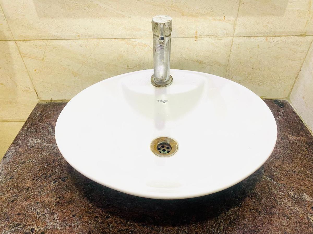Qotel Jasola Vihar New Delhi