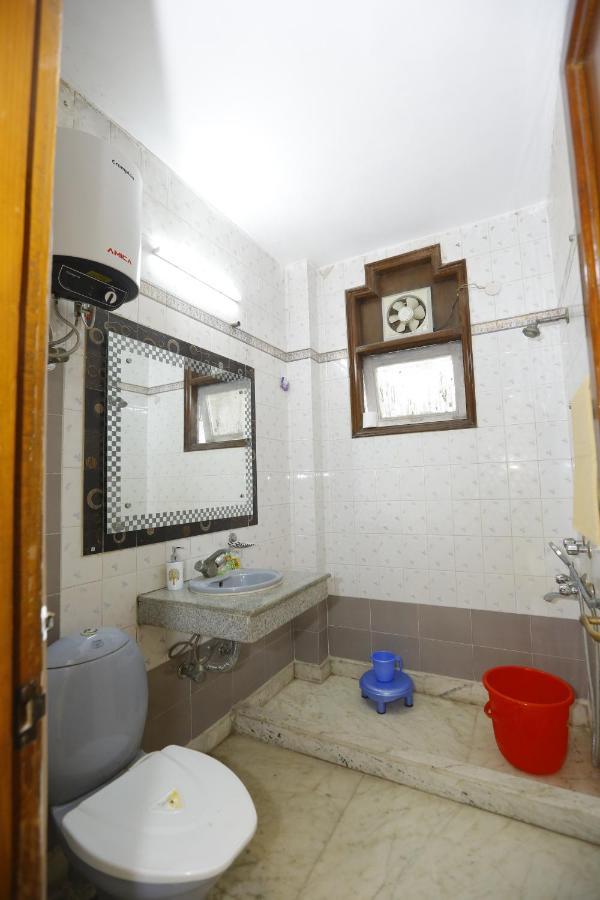 Bed & Breakfast Badal's Nest I Near Aiims I Near Safadarganj I South Delhi I Couple Friendly I Homestay *
