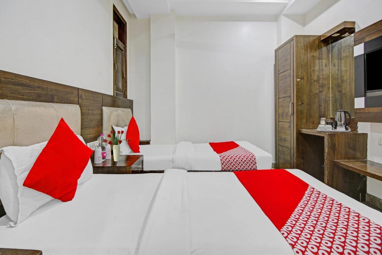 Hotel Super Oyo O Saffron New Delhi