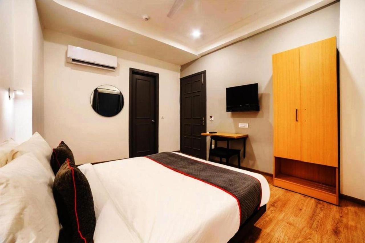 I Main Market Indian Guest Allowed Only 3* New Delhi