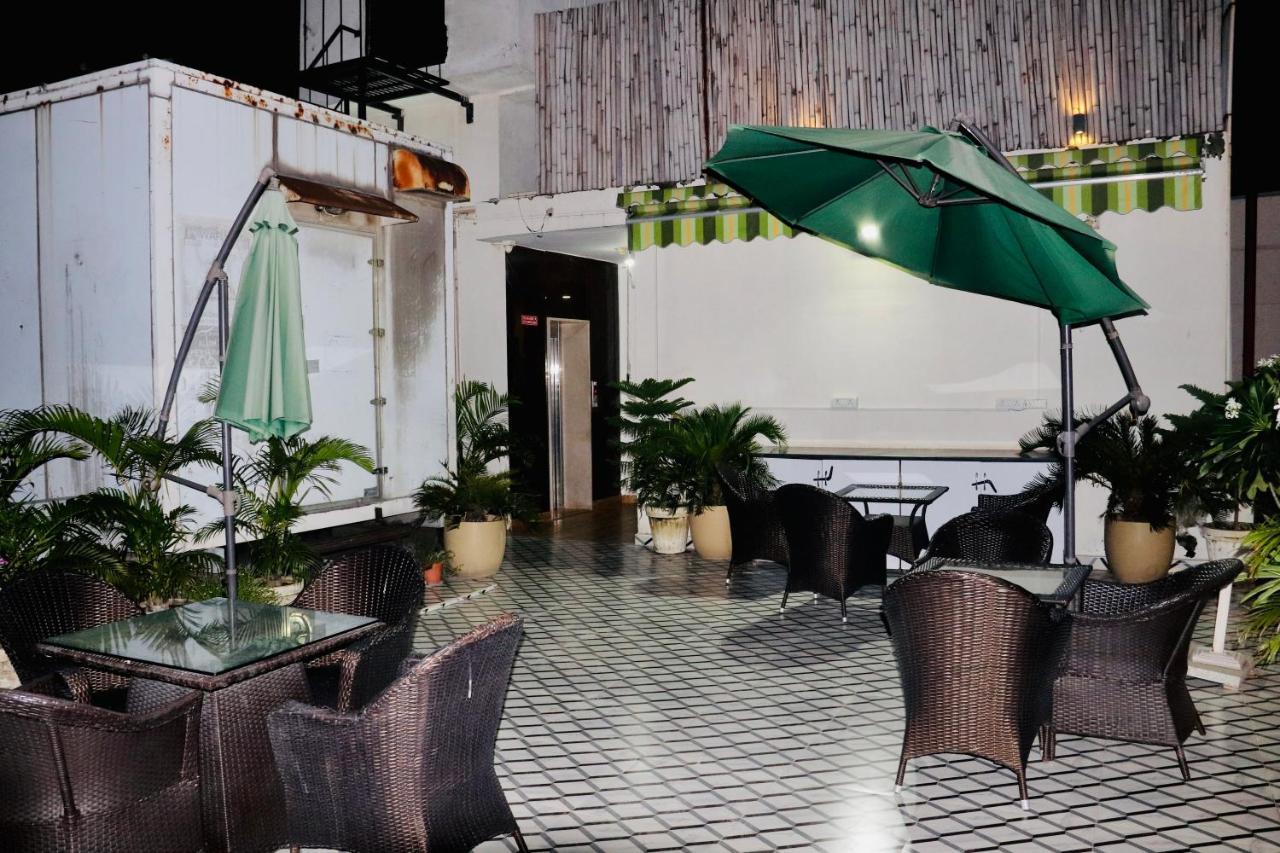 Hotel Magic Tree Karol Bagh Metro Station New 3*