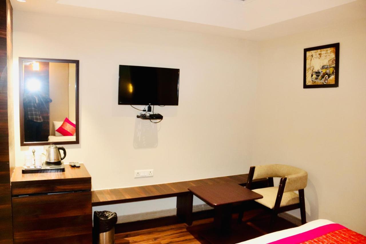 Hotel Magic Tree Karol Bagh Metro Station New 3*
