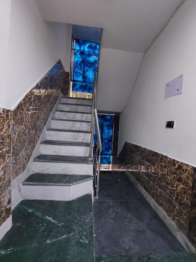 Hotel Twamev Couple Friendly Laxmi Nagar New Delhi