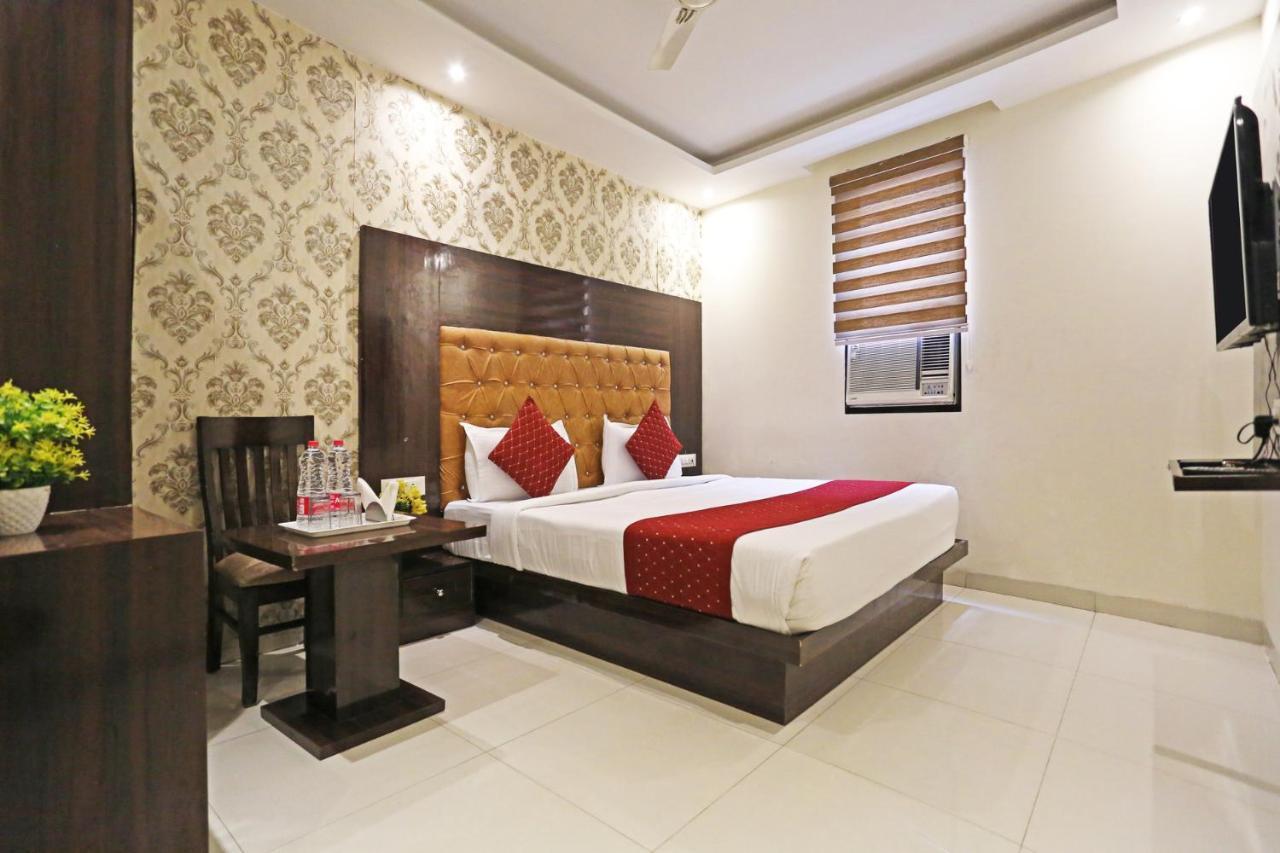 Hotel Iconic Near Delhi Igi Airport New Delhi