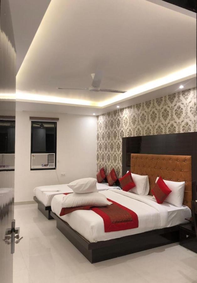 Iconic Near Delhi Igi Airport 3*