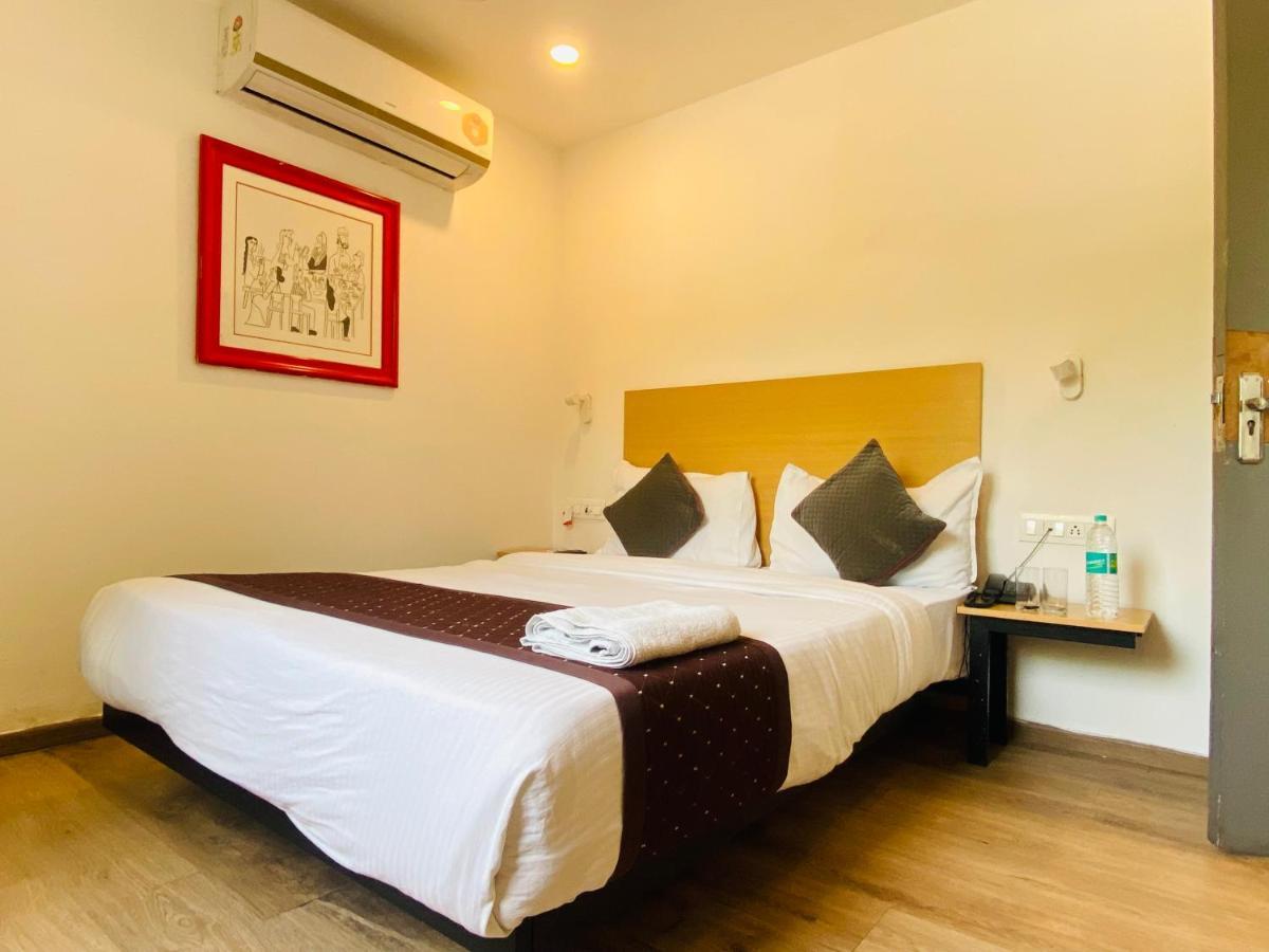 Hotel Qotel Ip Residency East Delhi Preet Vihar 3*