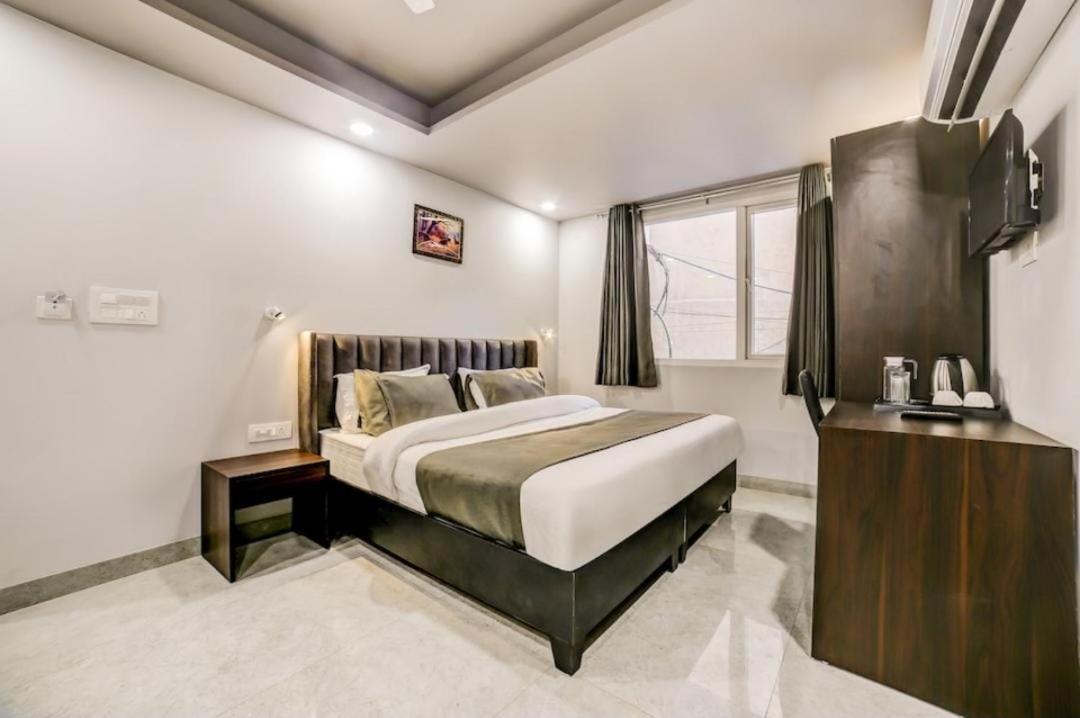 Hotel Nirpra Residency 3*