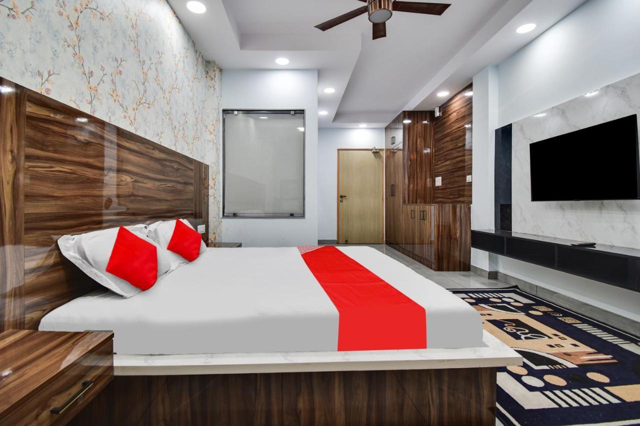 Hotel Oyo Flagship The Flaurish New Delhi
