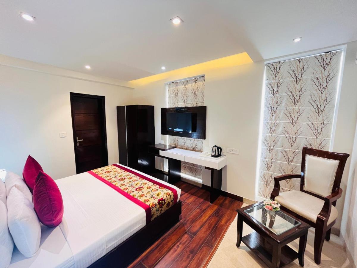 Aura Ip Grand Karkardooma Metro Station Couple Friendly Hotel