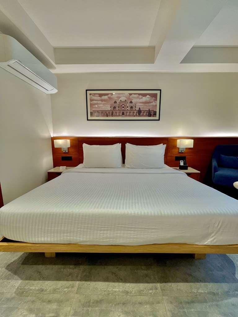 Western Maharani Bagh Hotel New Delhi