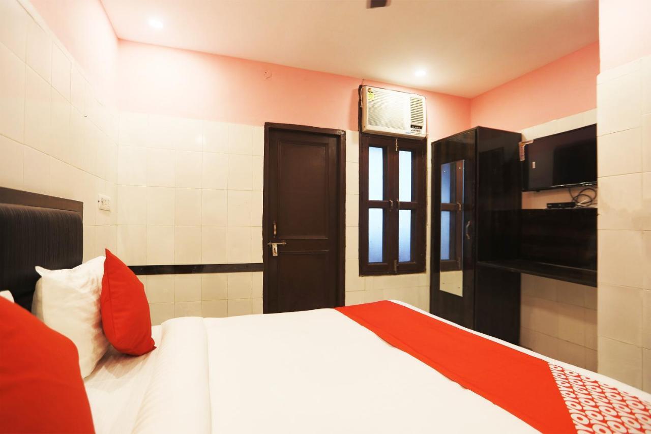 Hotel Oyo Flagship 40012 Checkout Delhi (National Capital Territory of India)