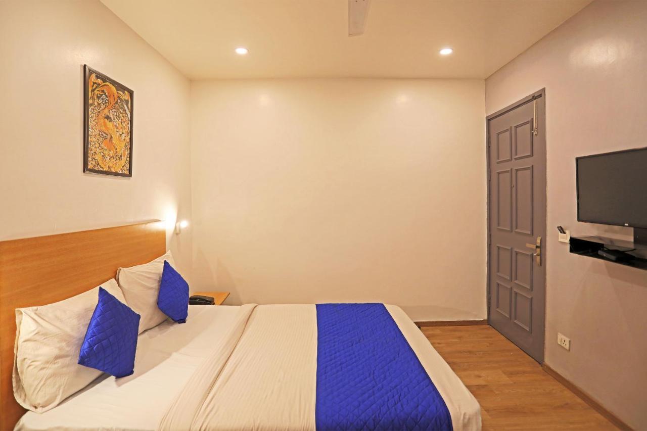 Hotel Yellow Chilli Britannia Chowk- Couple Friendly Local Id Accepted