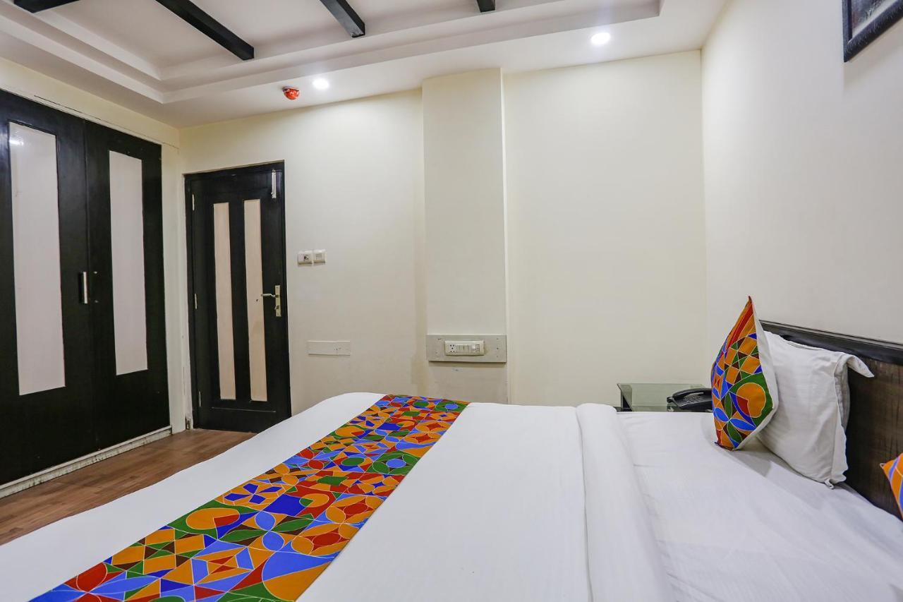 Fabhotel Blue Moon