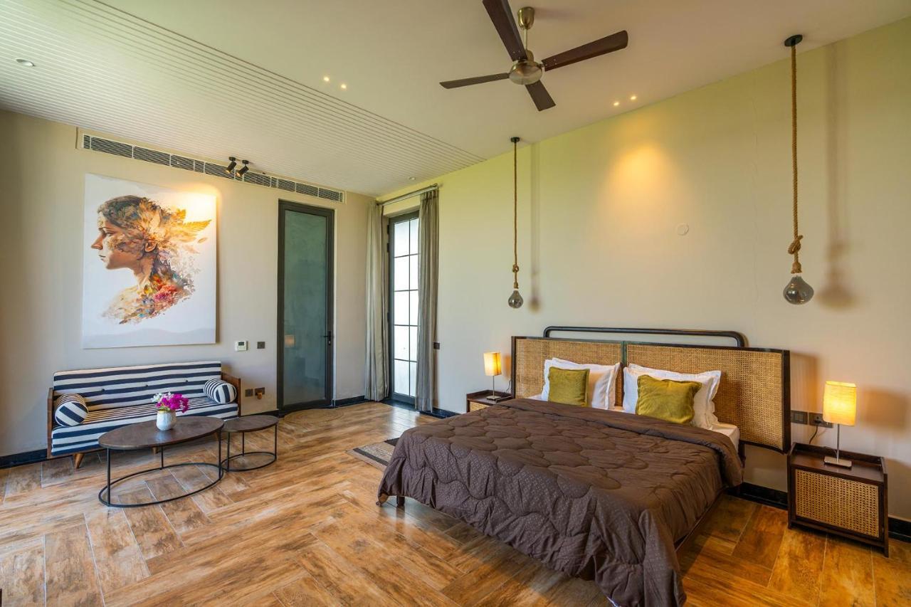 Villa Stayvista's Anantam - Luxury 4br With Huge Swimming Pool In Delhi New Delhi