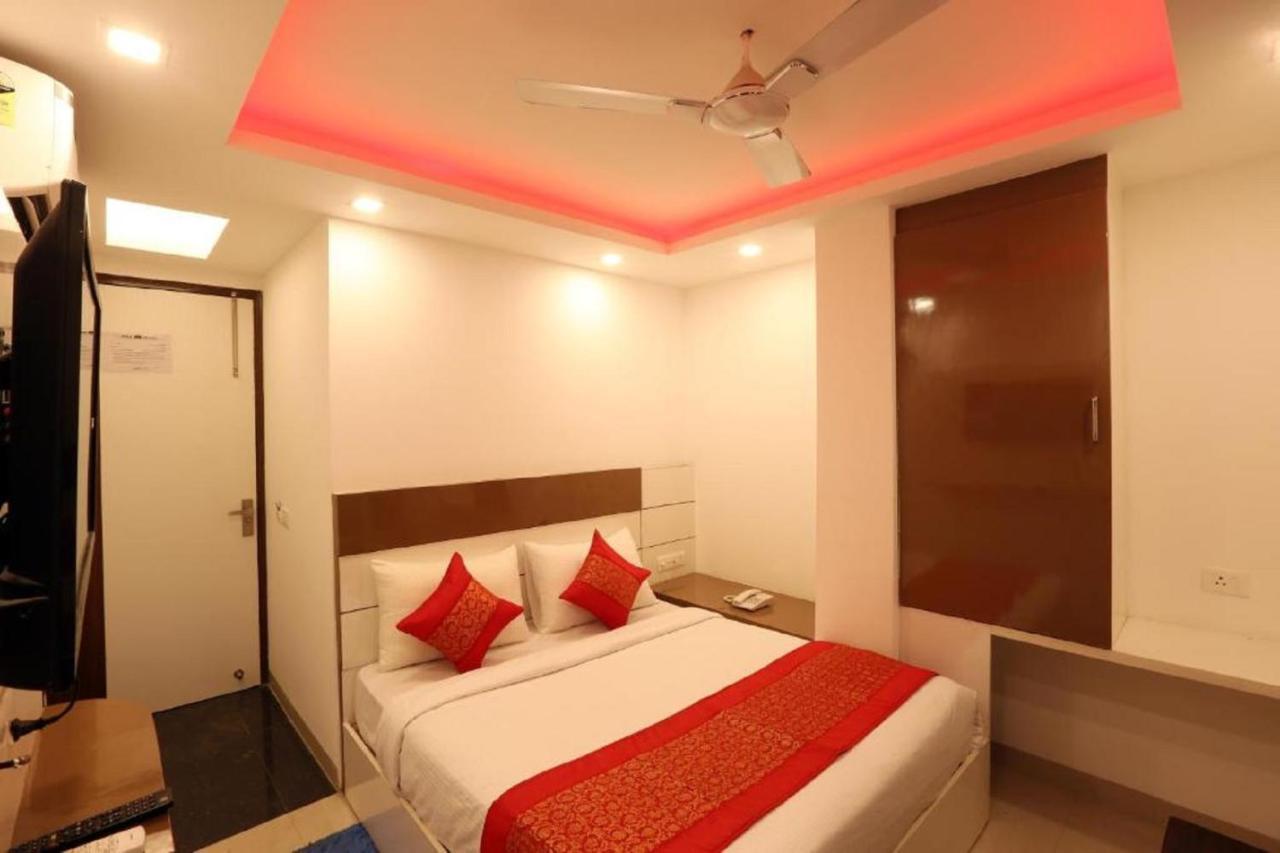 Hotel Del Fox Hotel, Delhi Airport 3*
