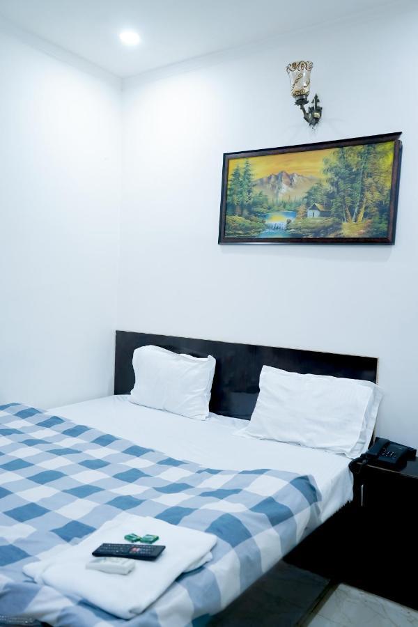 Premium In Jangpura Bhogal Near Nizamuddin Railway Station Hotel